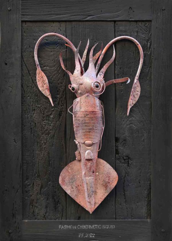 Fashion Cybernetic Squid, scultura in legno di recupero, cm 70x100x10